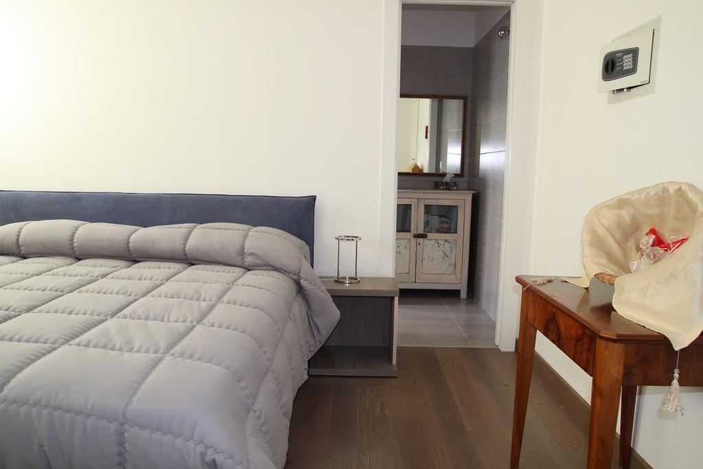 Suite Rosso & Nero Lecce Ngoại thất bức ảnh